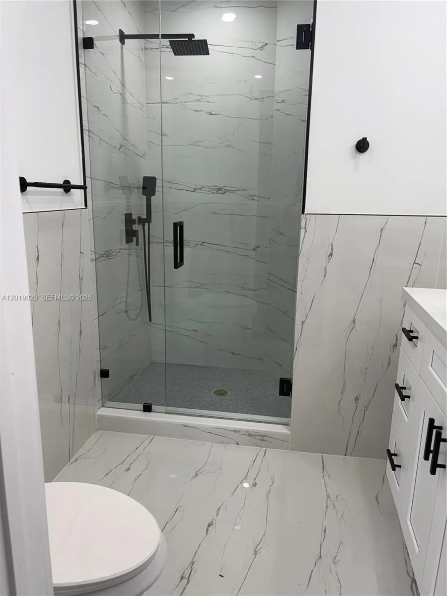 1405 SW 122nd Ave #10-13 Miami, FL 33184