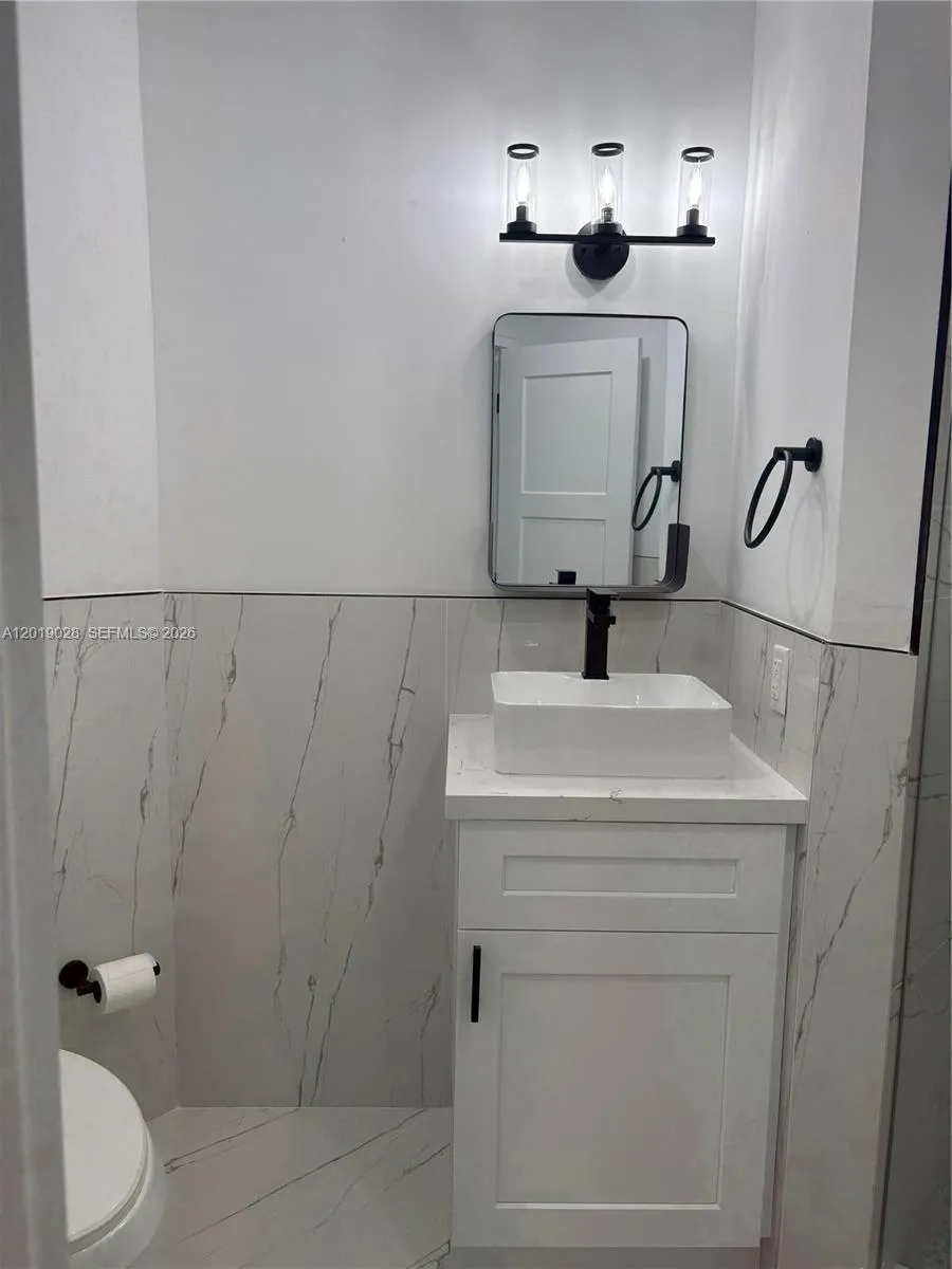 1405 SW 122nd Ave #10-13 Miami, FL 33184