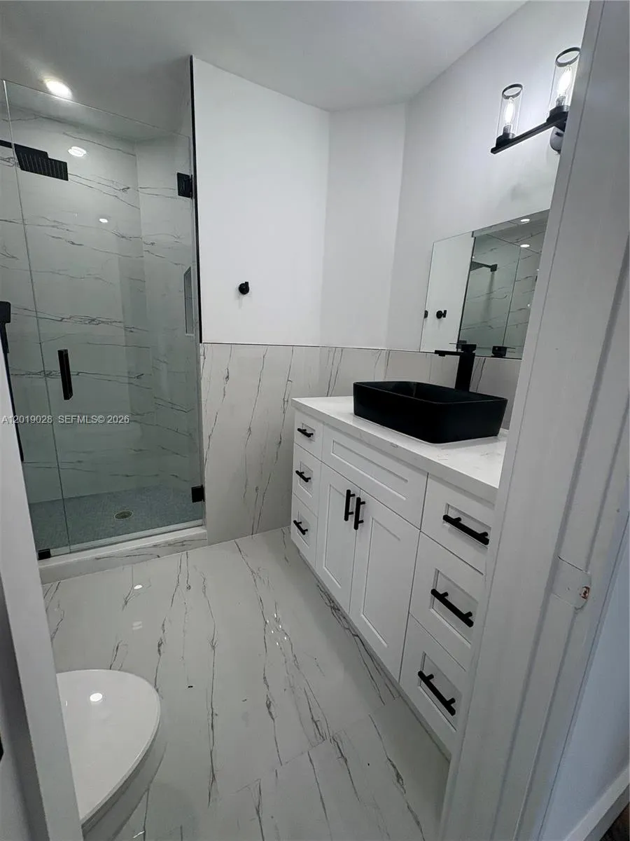 1405 SW 122nd Ave #10-13 Miami, FL 33184