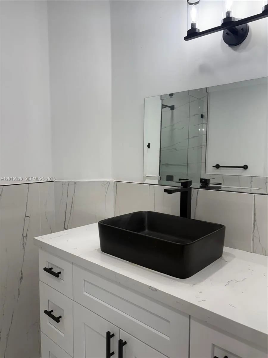 1405 SW 122nd Ave #10-13 Miami, FL 33184