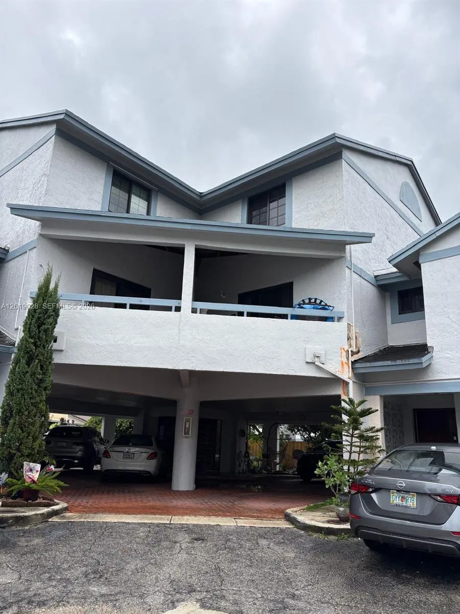 1405 SW 122nd Ave #10-13 Miami, FL 33184