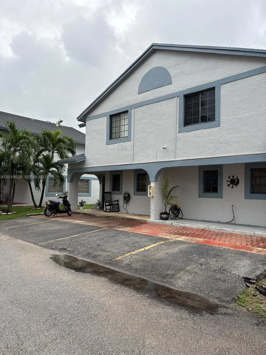 1405 SW 122nd Ave #10-13 Miami, FL 33184
