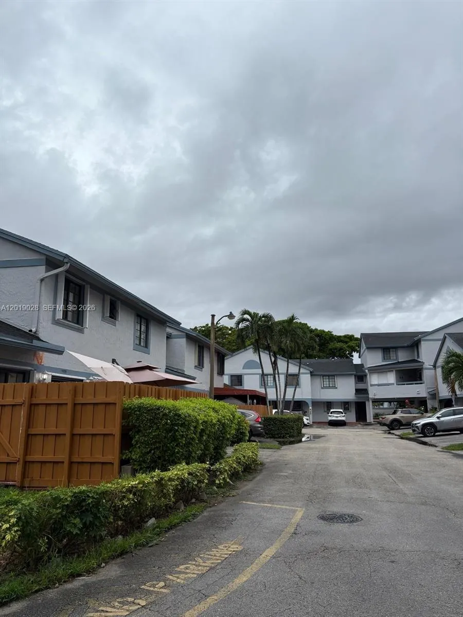 1405 SW 122nd Ave #10-13 Miami, FL 33184