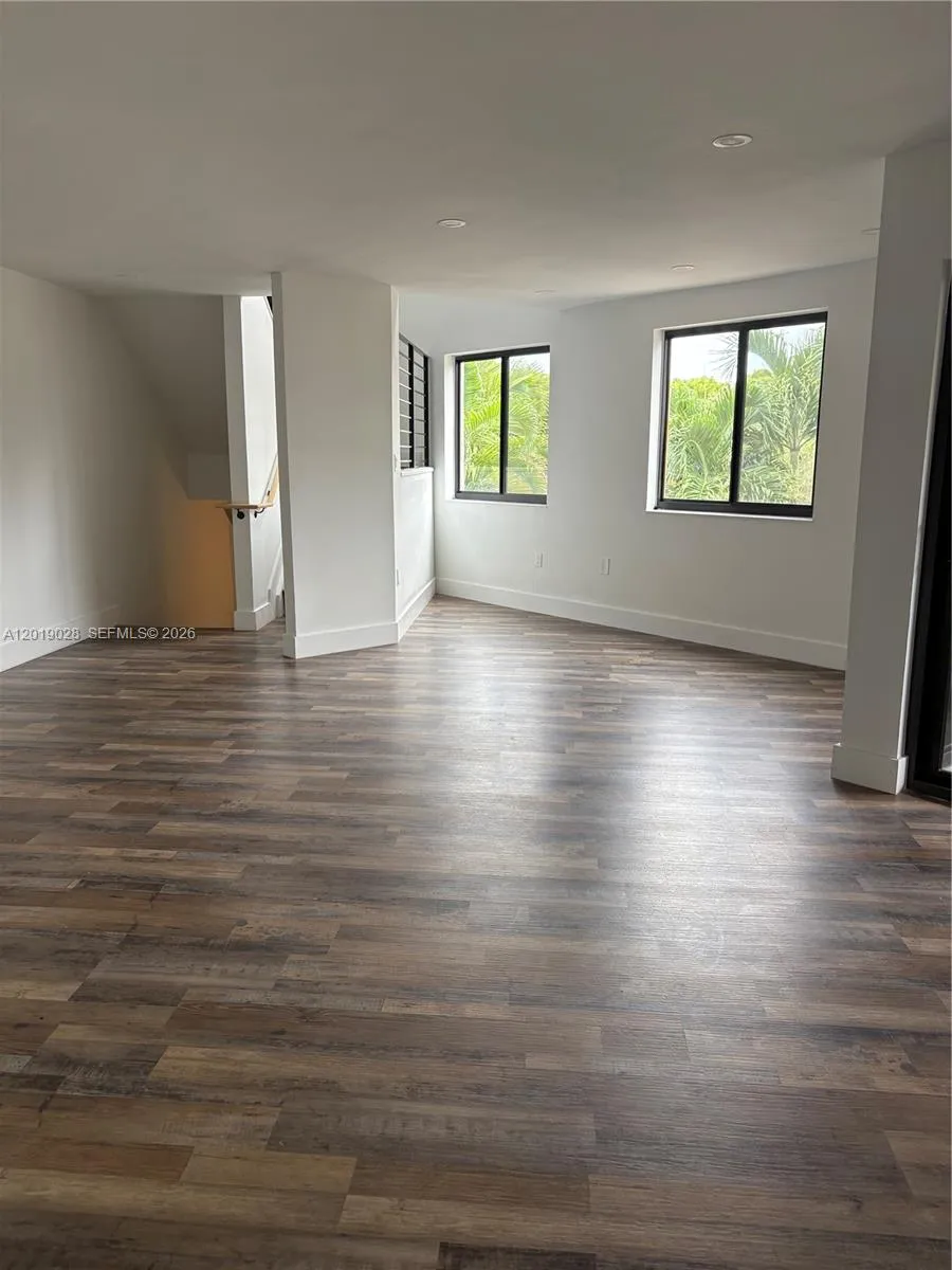 1405 SW 122nd Ave #10-13 Miami, FL 33184