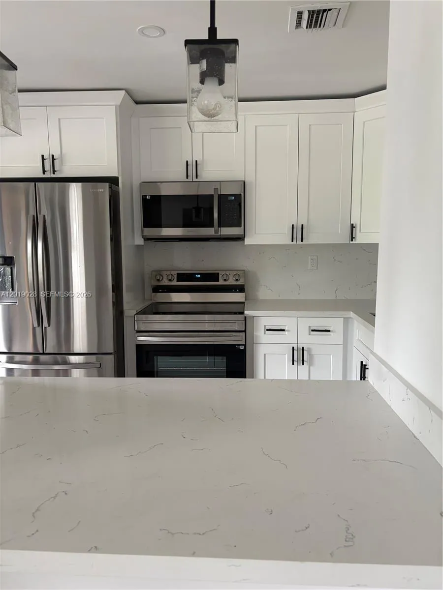 1405 SW 122nd Ave #10-13 Miami, FL 33184