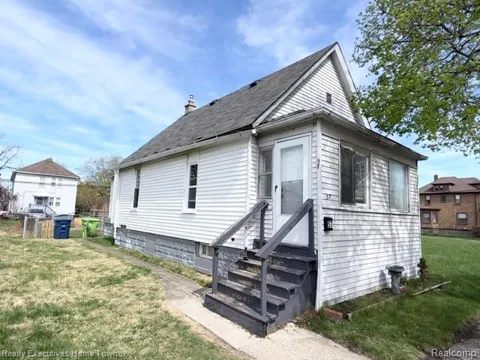 57 Oak Street