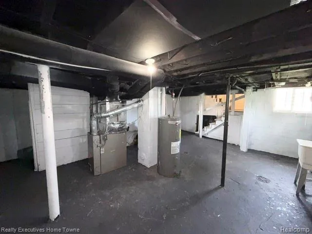 57 Oak Street River Rouge City, MI 48218