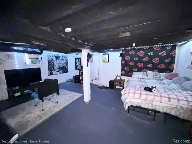 57 Oak Street River Rouge City, MI 48218