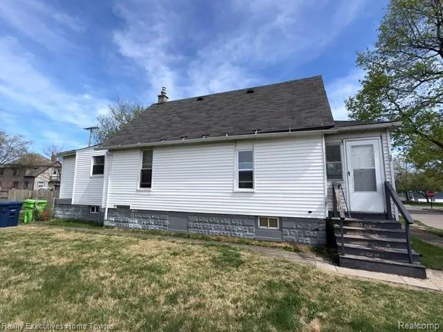 57 Oak Street River Rouge City, MI 48218