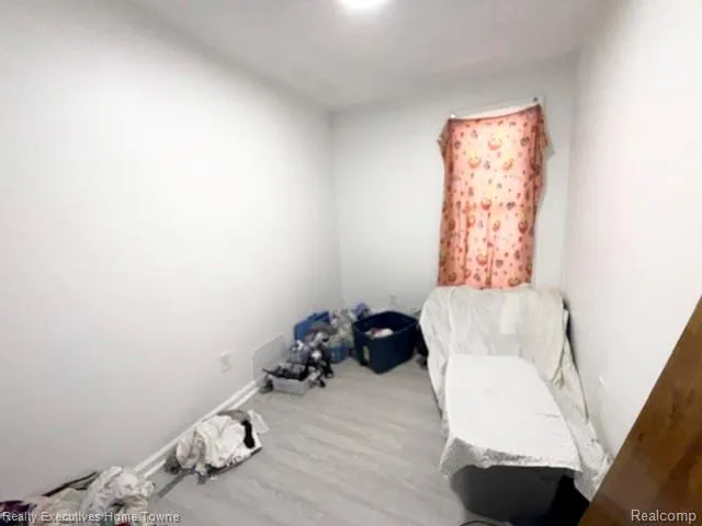 57 Oak Street River Rouge City, MI 48218
