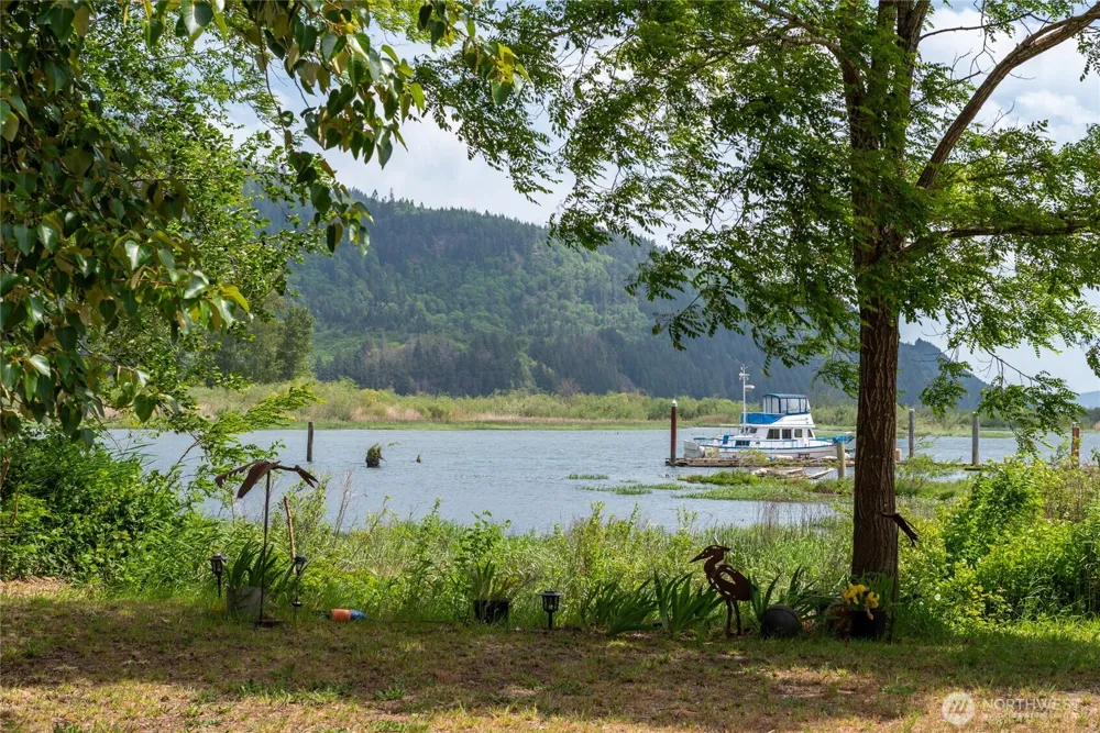 369 E Birnie Slough Road Cathlamet, WA 98612