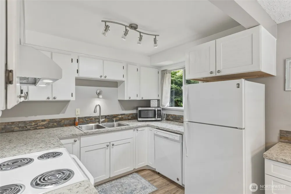 369 E Birnie Slough Road Cathlamet, WA 98612