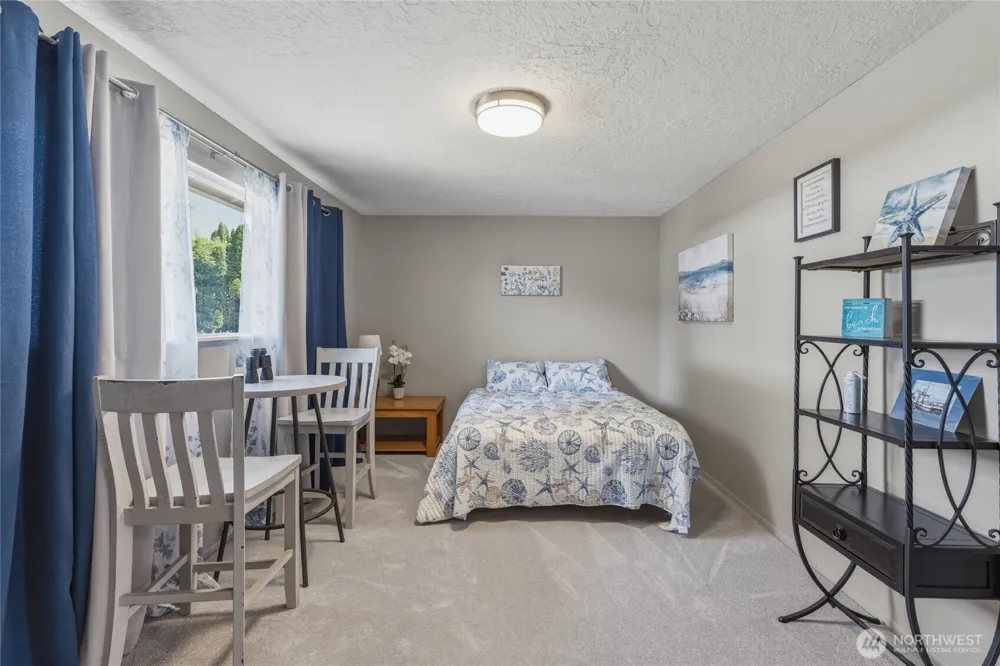 369 E Birnie Slough Road Cathlamet, WA 98612