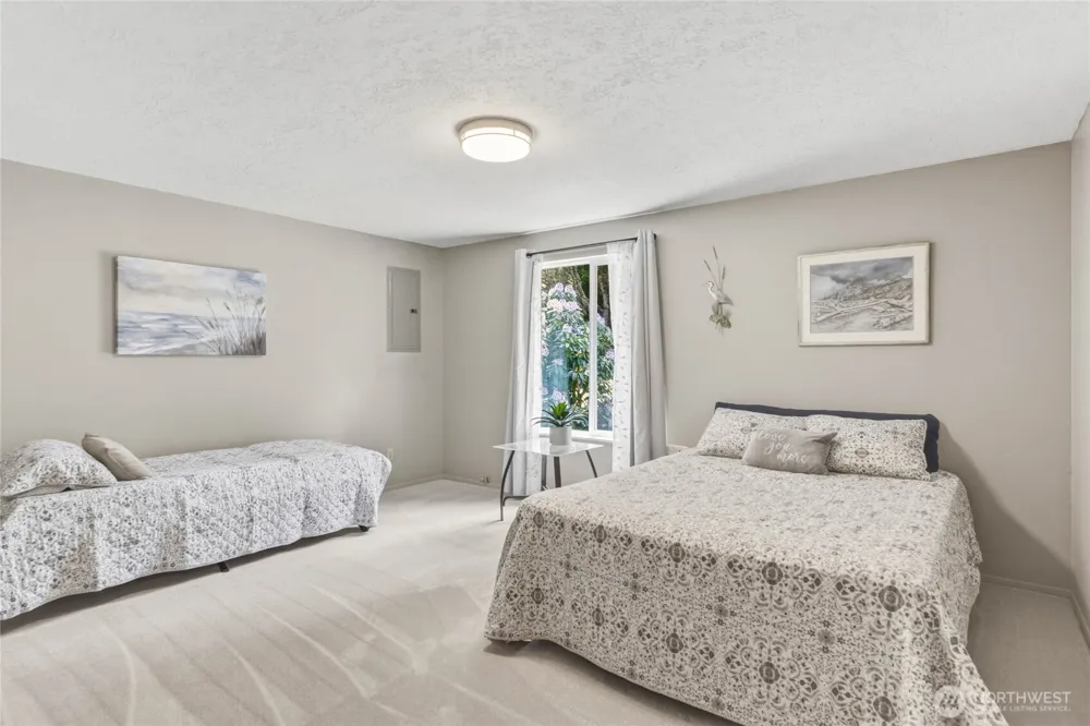 369 E Birnie Slough Road Cathlamet, WA 98612