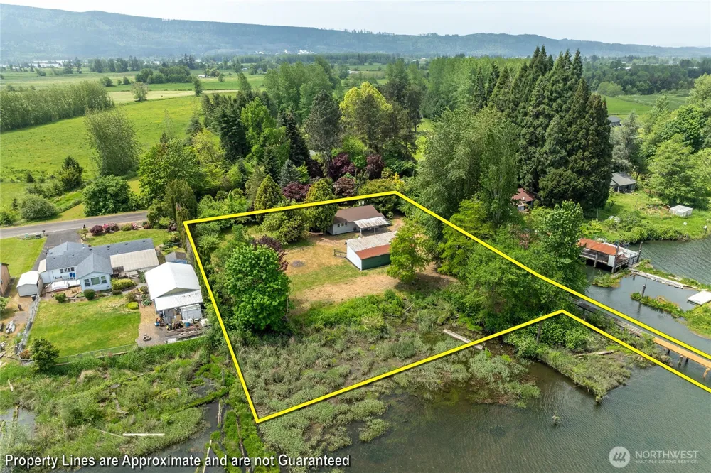 369 E Birnie Slough Road Cathlamet, WA 98612