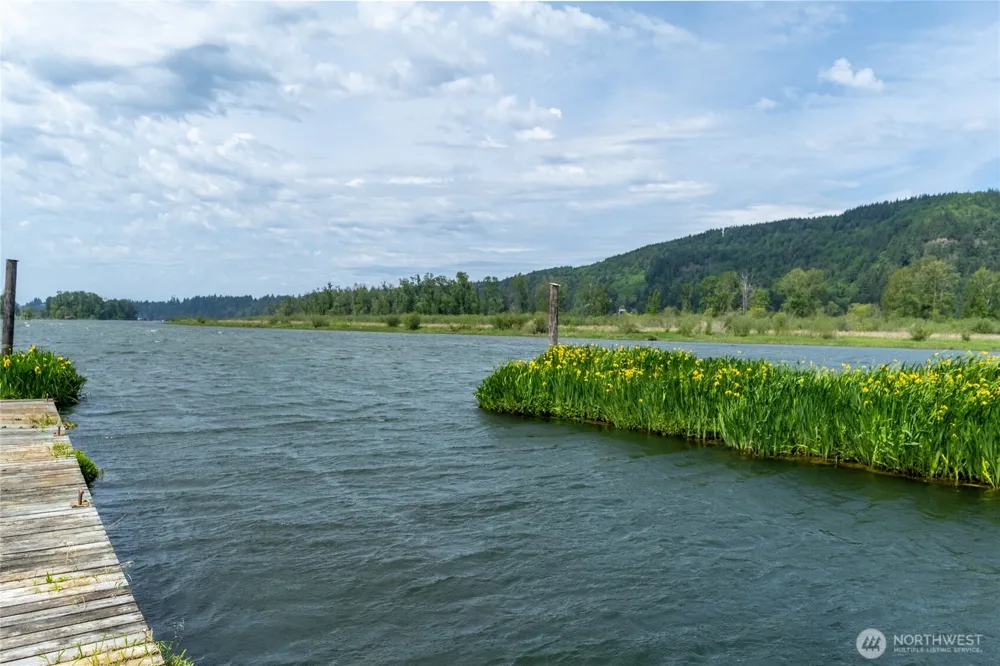 369 E Birnie Slough Road Cathlamet, WA 98612