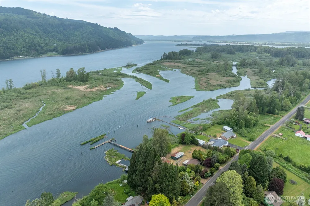 369 E Birnie Slough Road Cathlamet, WA 98612