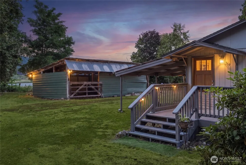 369 E Birnie Slough Road Cathlamet, WA 98612