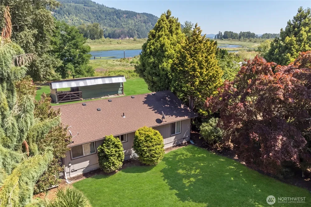 369 E Birnie Slough Road Cathlamet, WA 98612