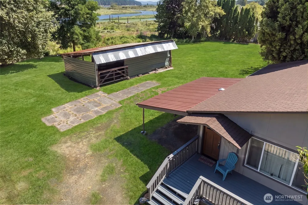 369 E Birnie Slough Road Cathlamet, WA 98612
