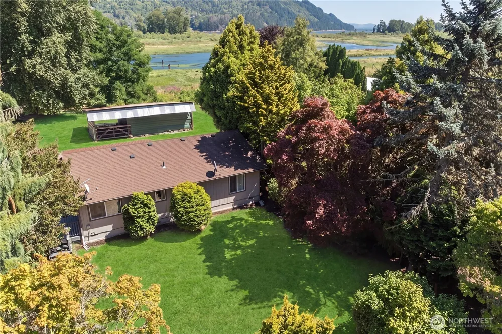 369 E Birnie Slough Road Cathlamet, WA 98612