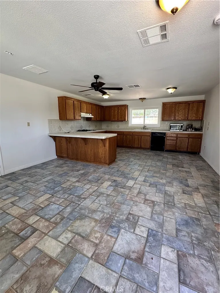 4761 W Avenue Quartz Hill, CA 93536
