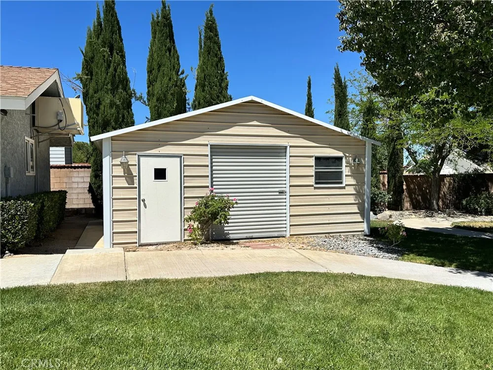 4761 W Avenue Quartz Hill, CA 93536