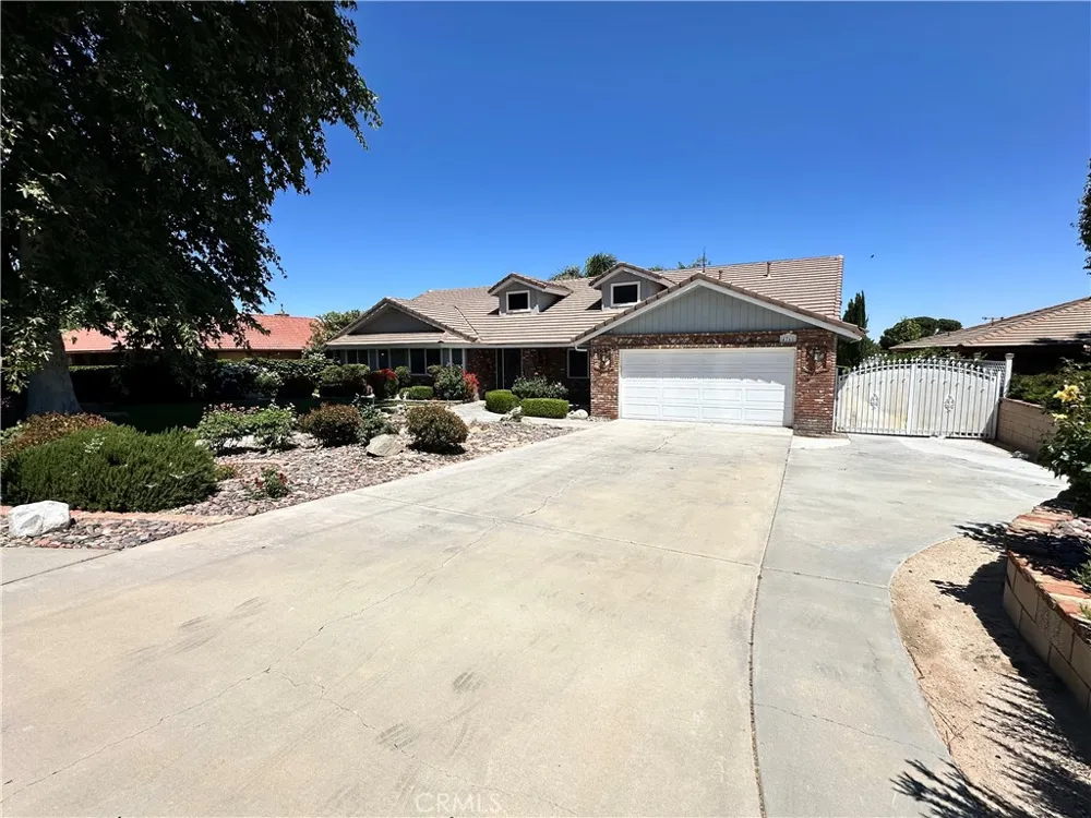 4761 W Avenue Quartz Hill, CA 93536