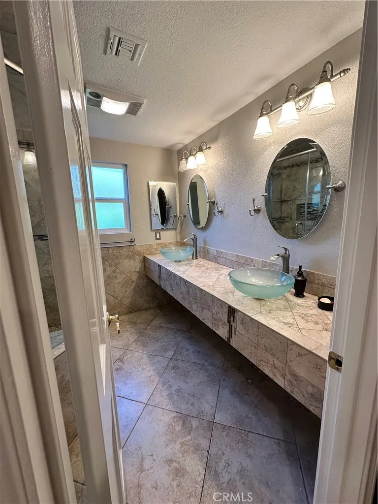 4761 W Avenue Quartz Hill, CA 93536