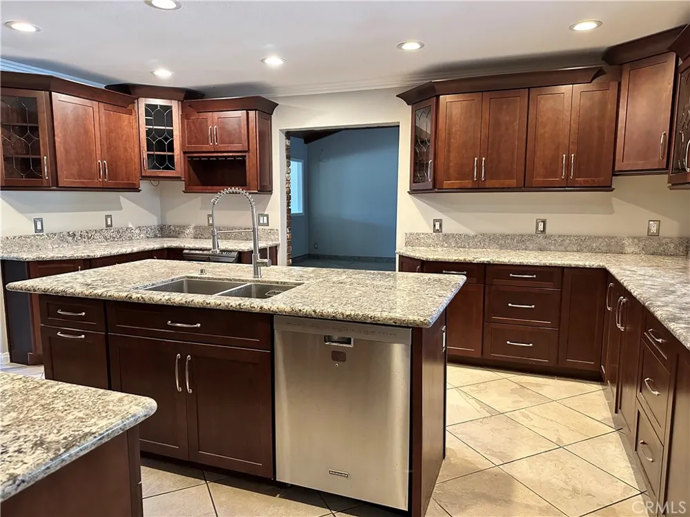 4761 W Avenue Quartz Hill, CA 93536
