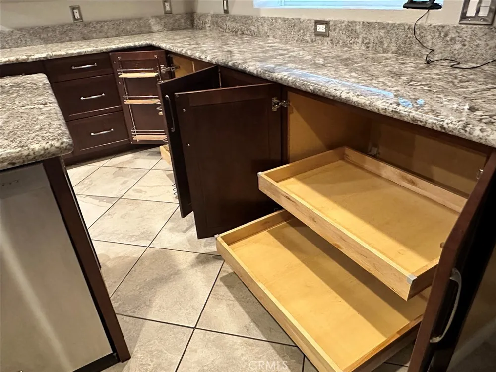 4761 W Avenue Quartz Hill, CA 93536