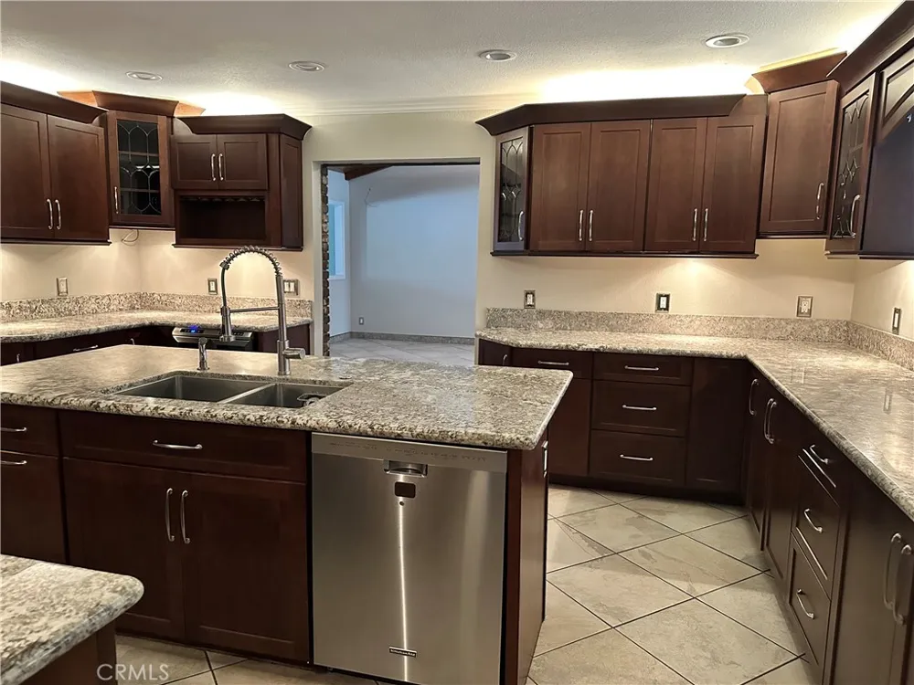 4761 W Avenue Quartz Hill, CA 93536