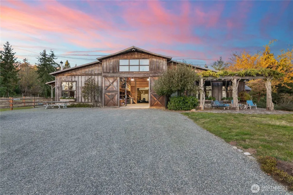 4205 SW Point Robinson Road Vashon, WA 98070