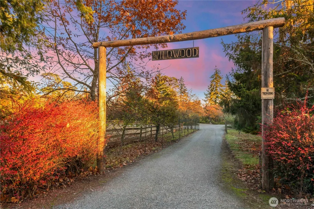 4205 SW Point Robinson Road Vashon, WA 98070