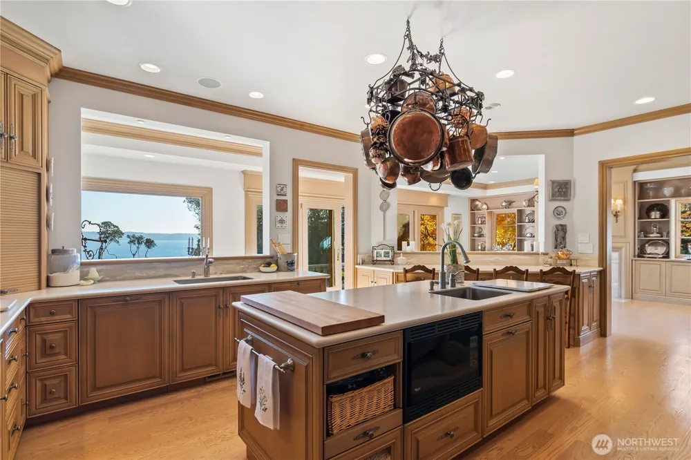 4205 SW Point Robinson Road Vashon, WA 98070