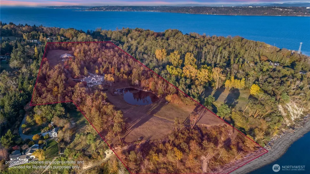 4205 SW Point Robinson Road Vashon, WA 98070