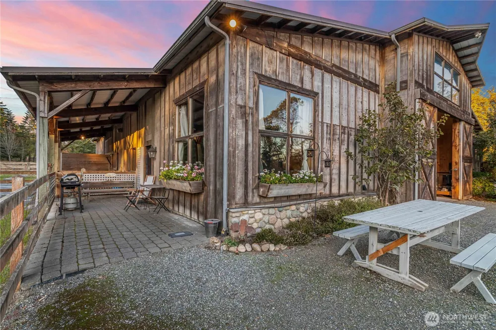 4205 SW Point Robinson Road Vashon, WA 98070