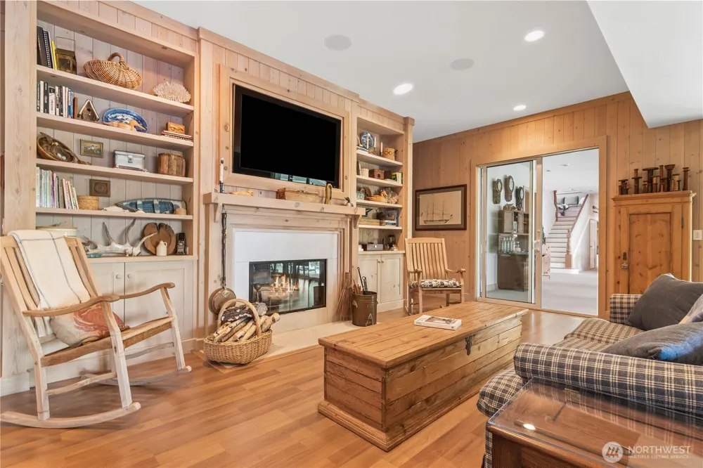 4205 SW Point Robinson Road Vashon, WA 98070