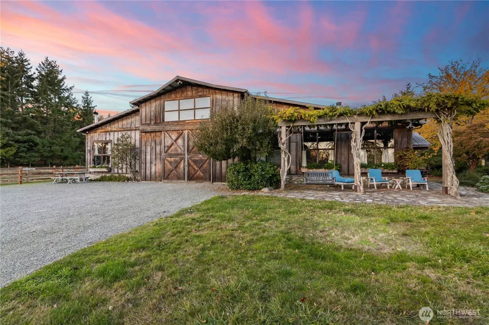 4205 SW Point Robinson Road Vashon, WA 98070