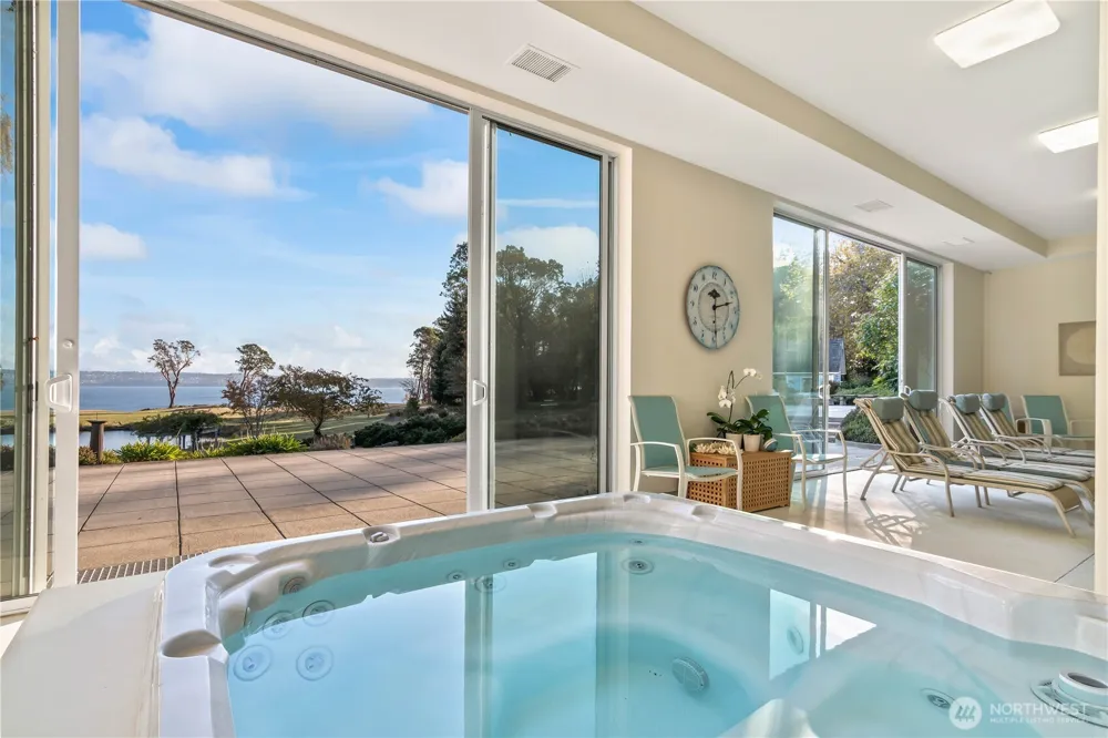 4205 SW Point Robinson Road Vashon, WA 98070