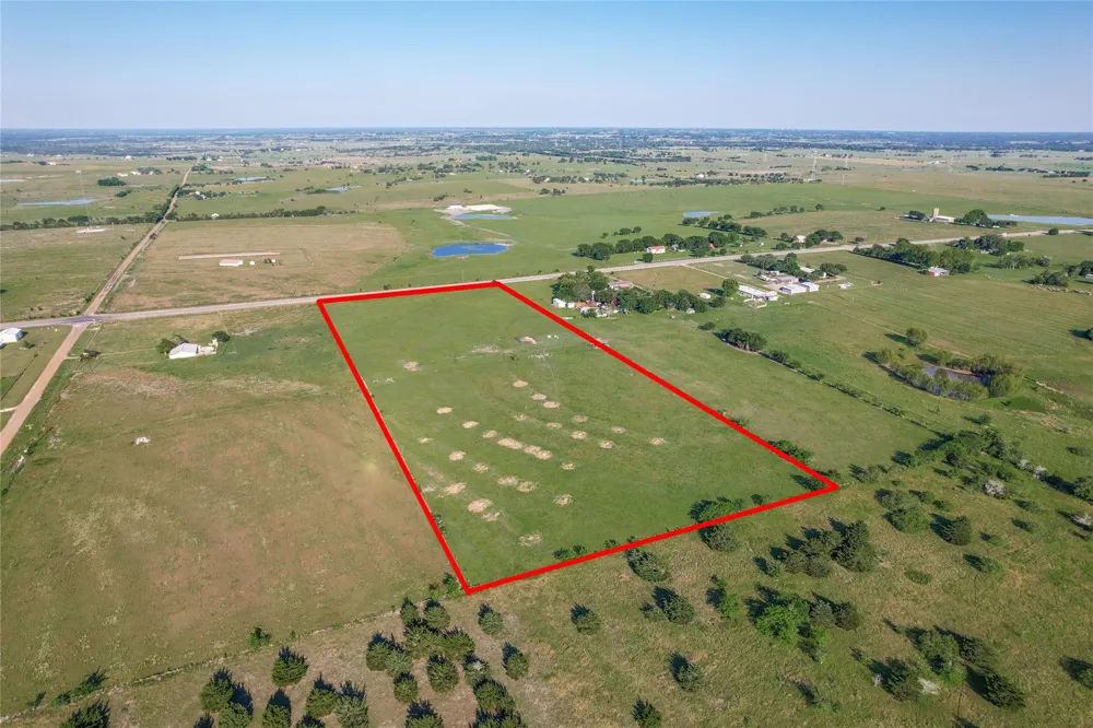 8394 S Us Highway 77 La Grange, TX 78945