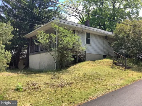 21 DAVIS AVENUE