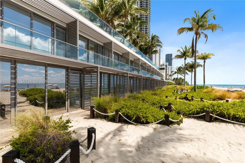 18975 Collins Ave #C-1 Sunny Isles Beach, FL 33160