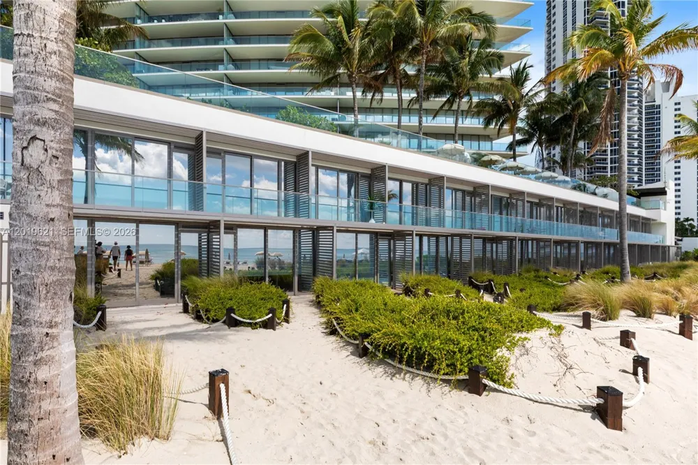 18975 Collins Ave #C-1 Sunny Isles Beach, FL 33160