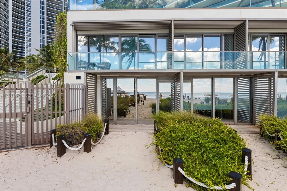 18975 Collins Ave #C-1 Sunny Isles Beach, FL 33160