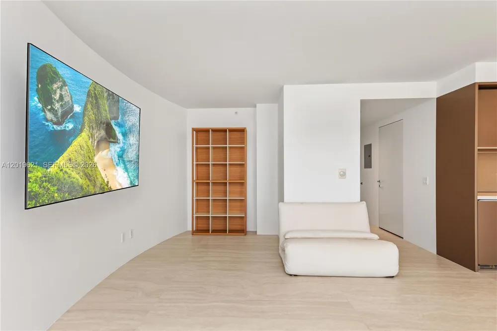 18975 Collins Ave #C-1 Sunny Isles Beach, FL 33160