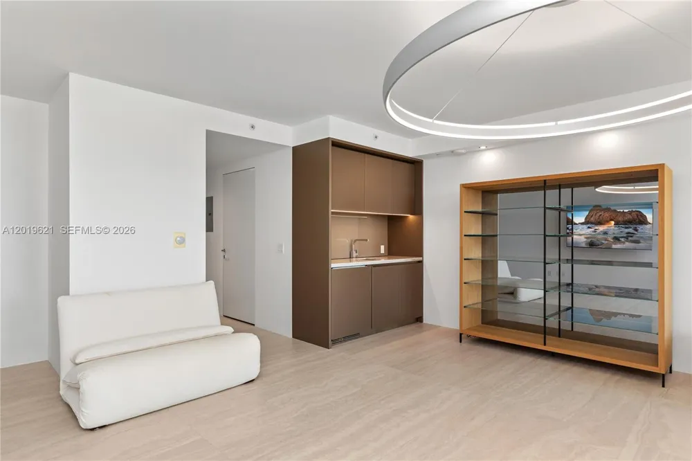 18975 Collins Ave #C-1 Sunny Isles Beach, FL 33160