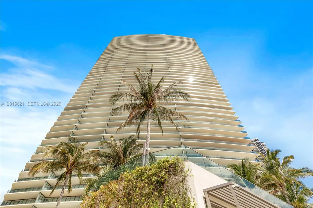 18975 Collins Ave #C-1 Sunny Isles Beach, FL 33160