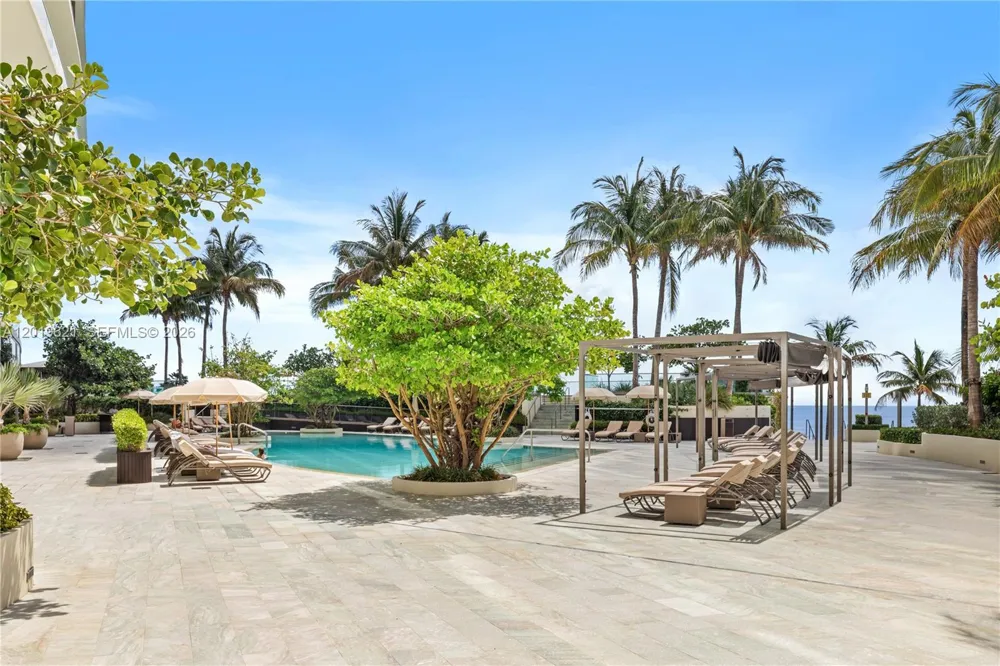 18975 Collins Ave #C-1 Sunny Isles Beach, FL 33160
