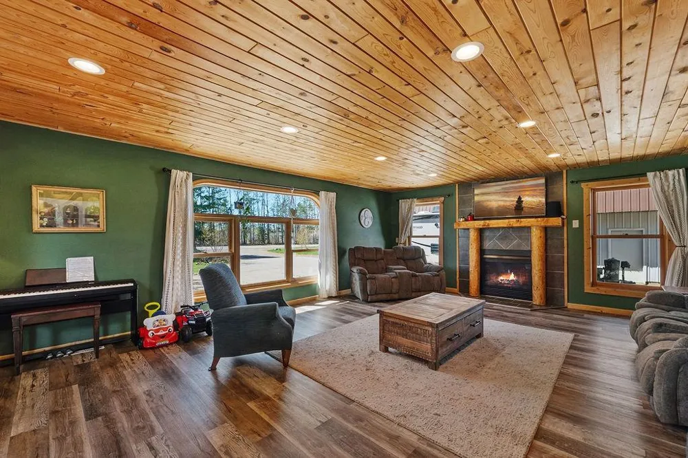 3874 County Road 138 Barnum, MN 55707